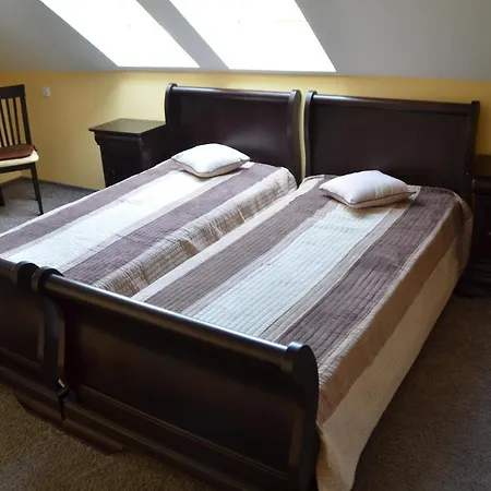 Pensiunea Koruna Farm stay *
